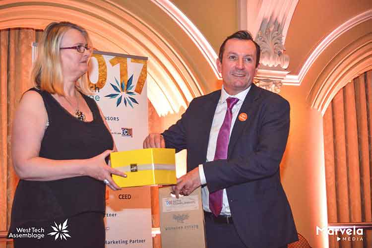 Hon Mark McGowan and Jan Bryson door prize